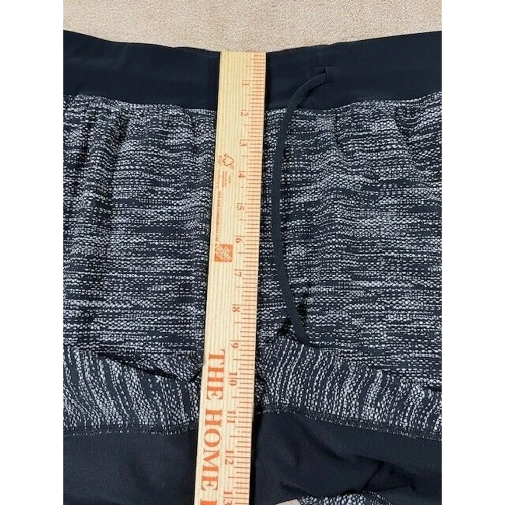 Lululemon T.H.E. Short‎ *9